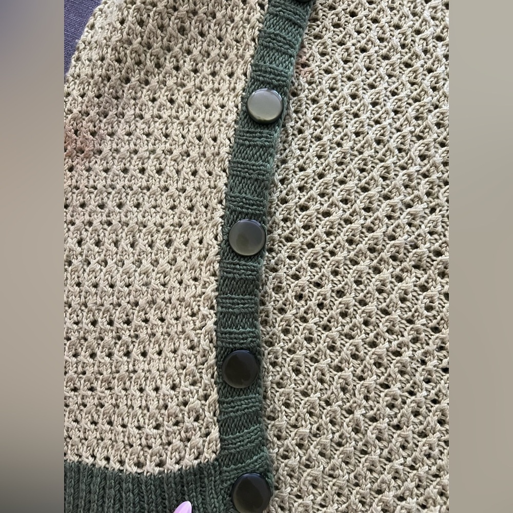 VINTAGE HANDMADE KNIT SWEATER - Picture 10 of 10